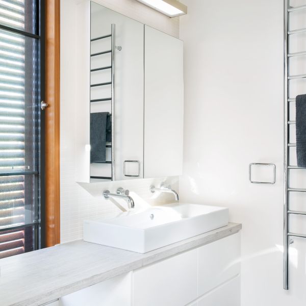 QUINN GISBORNE 243 WEB